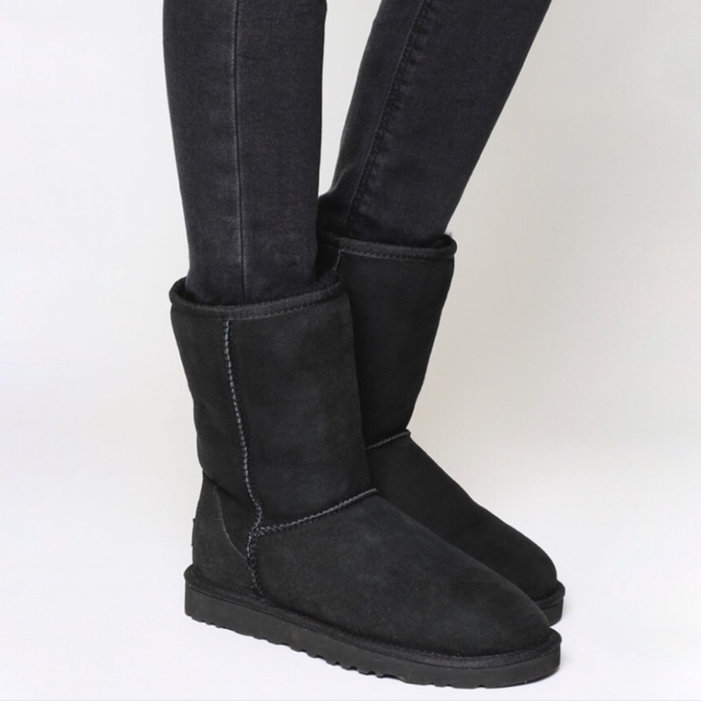 UGG Classic Short Boot